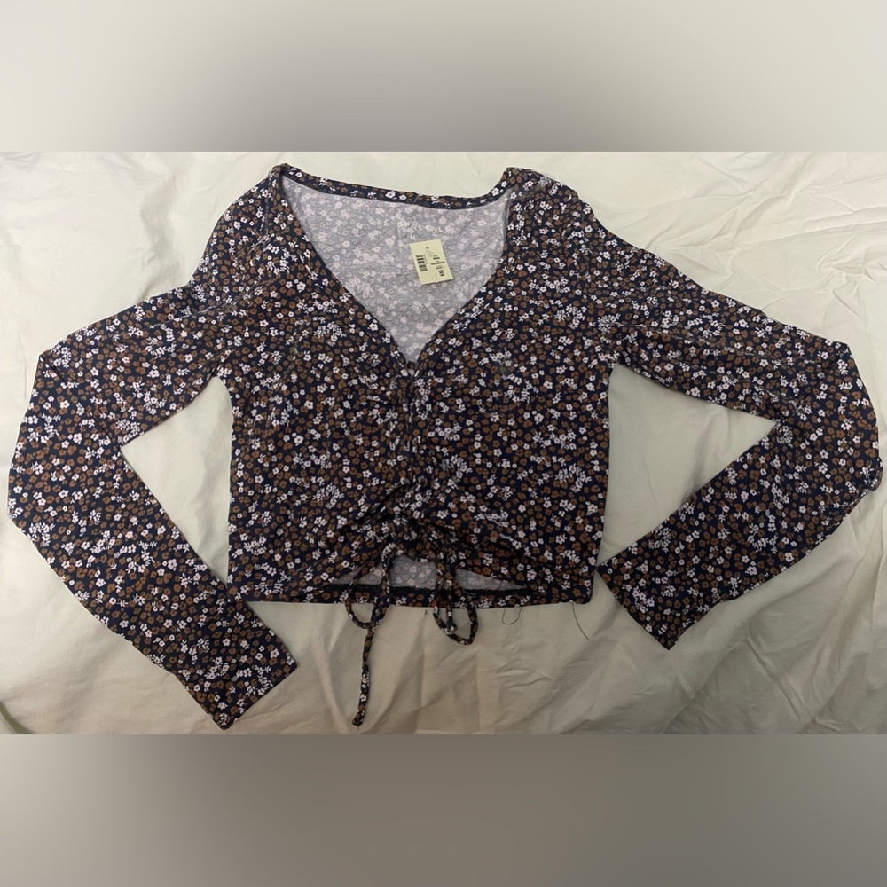Aeropostale women’s medium long sleeve shirt